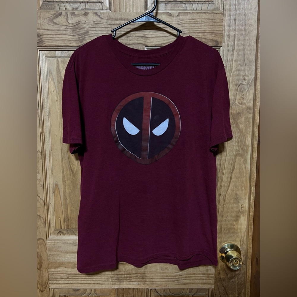 Marvel Comics Deadpool Face Logo Short Sleeve Maroon Red T-Shirt Mens Large L